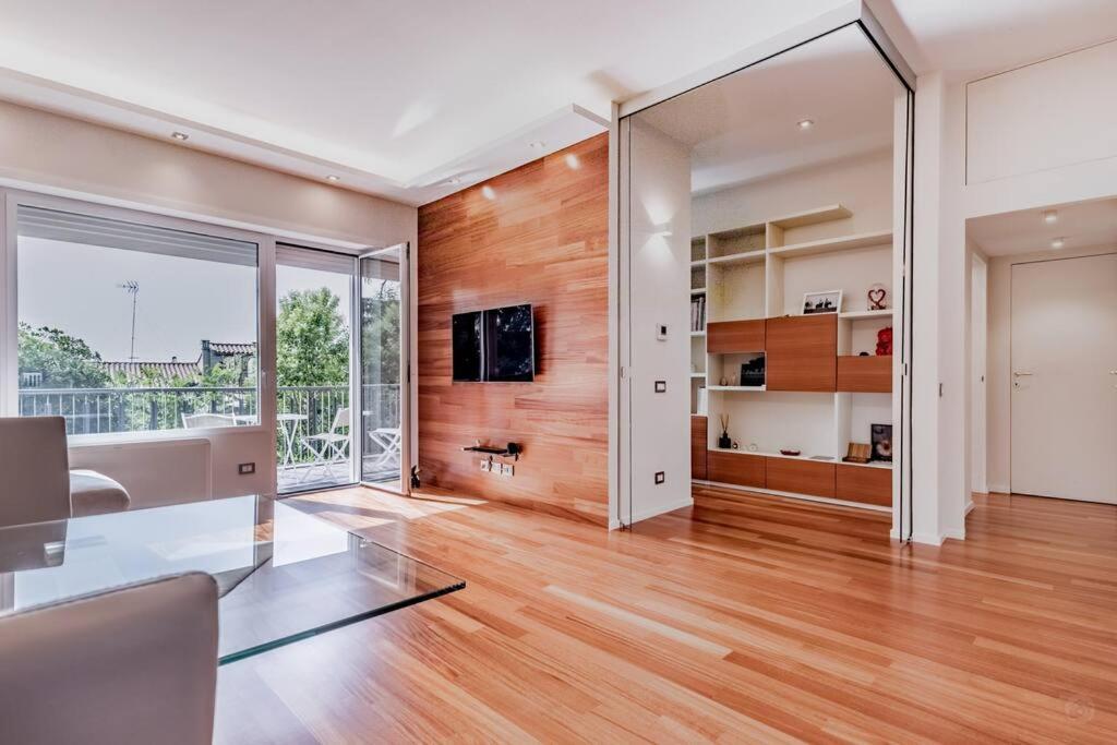 Luxury Apartment Front Of Cavalieri Hilton Hotel Rome Exterior photo