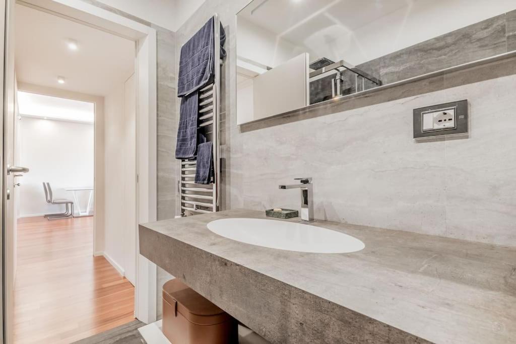 Luxury Apartment Front Of Cavalieri Hilton Hotel Rome Exterior photo